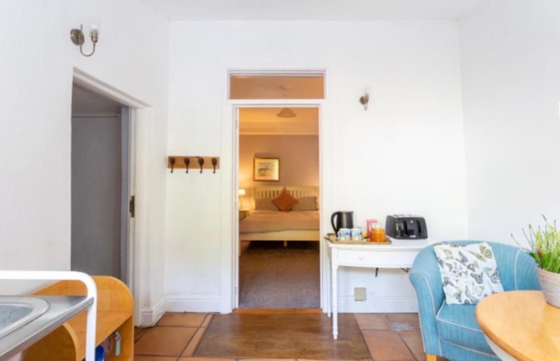 Bridport Garden Suite Екстер'єр фото